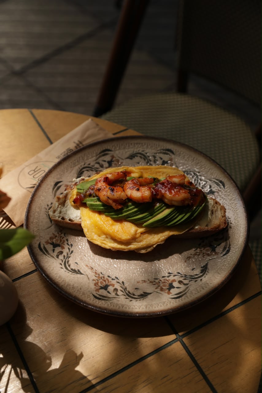 SHRIMP & AVOCADO TOAST